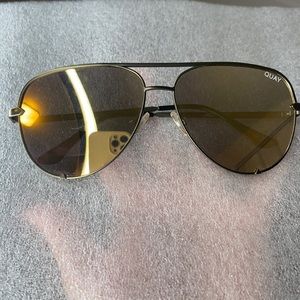 Quay Sunglasses Aviator x Desi